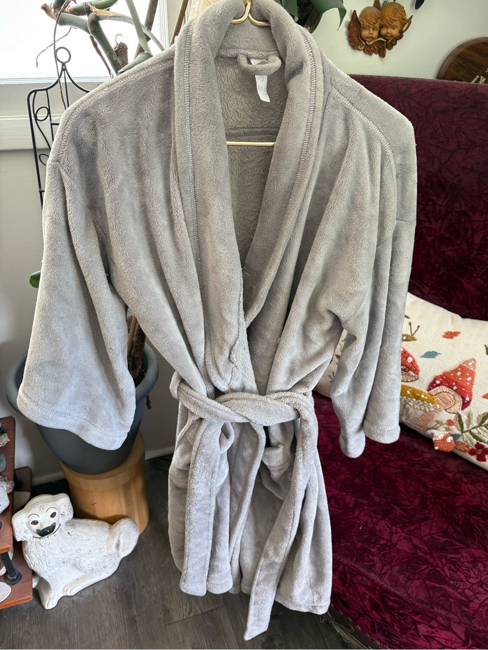 GREY FUZZY SHORT ROBE